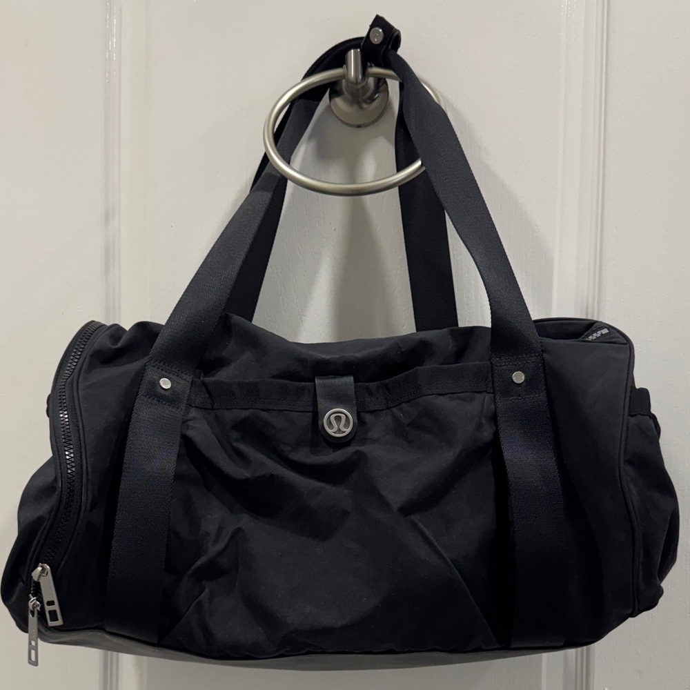 Lululemon athletica Classic Black Duffel Bag (30L Size Approx)